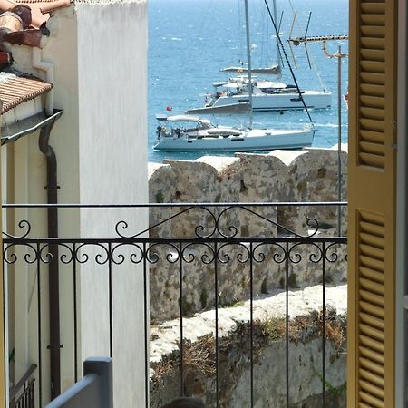 Nafpaktos Apartment And Studios In Port Екстер'єр фото