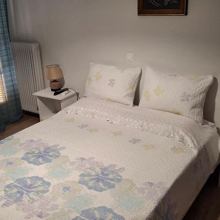 Nafpaktos Apartment And Studios In Port Екстер'єр фото