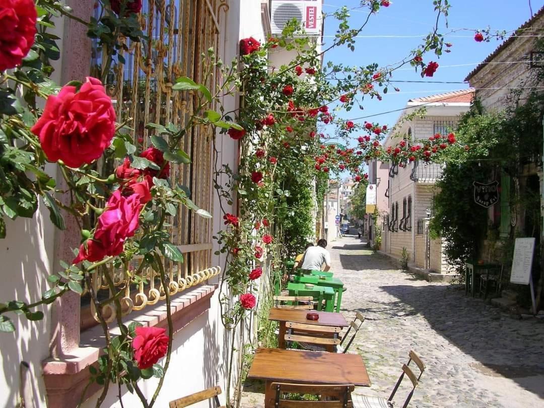 Nafpaktos Apartment And Studios In Port Екстер'єр фото