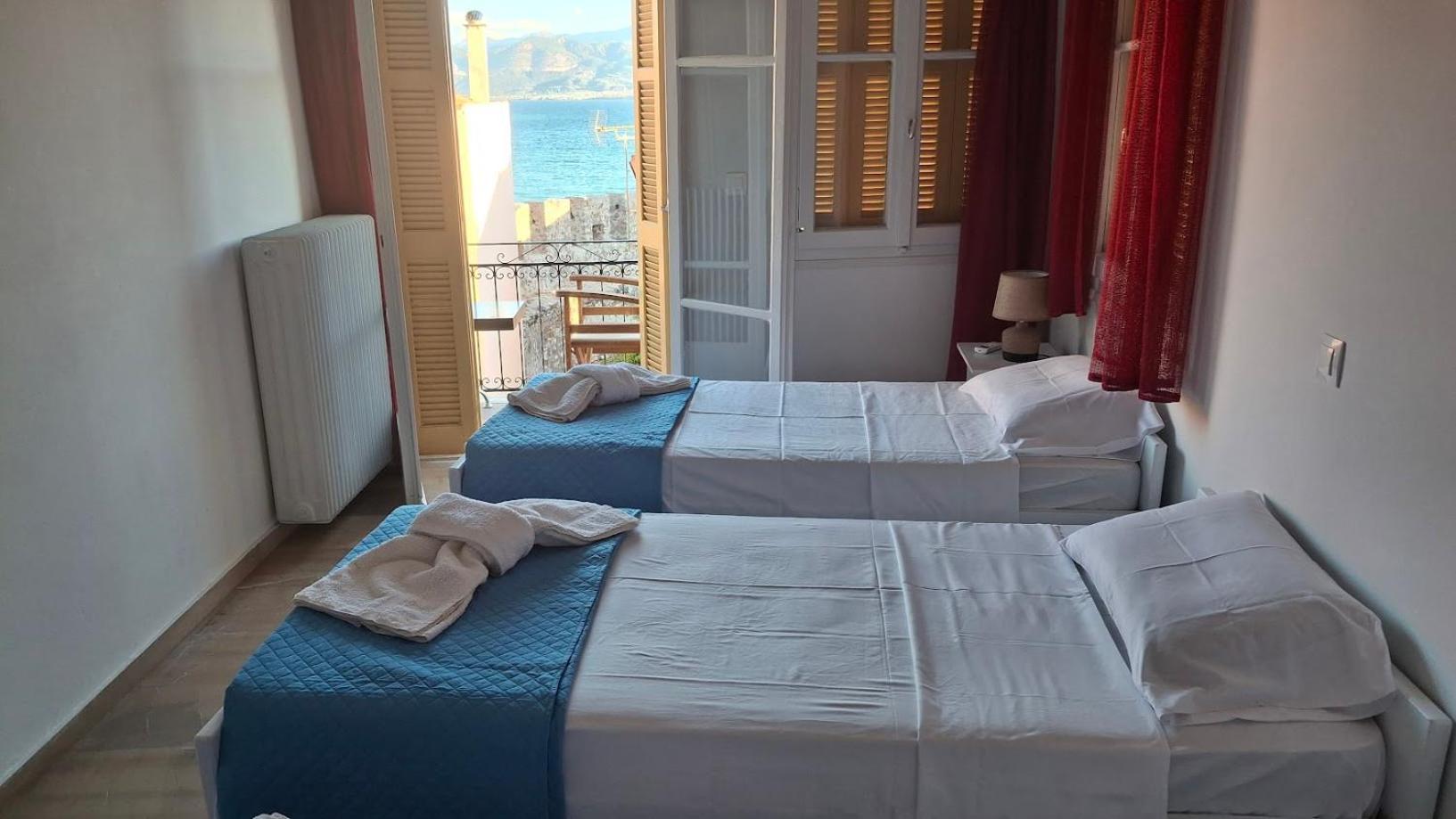 Nafpaktos Apartment And Studios In Port Екстер'єр фото
